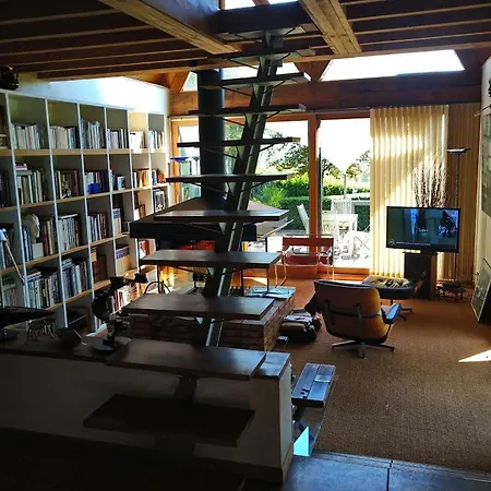 Les Ondes. Villa